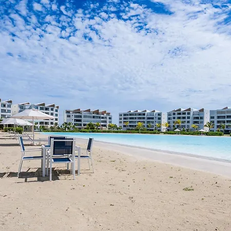 Beachfront Condo With Hot Tub